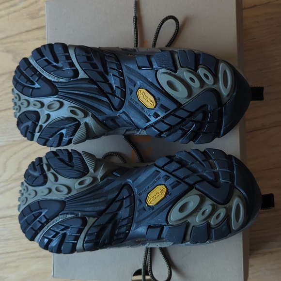 Men's size 9.5 Merrell Boots - Picture 4 of 6